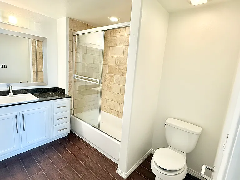 The Watermarque Apartments — Photo 25