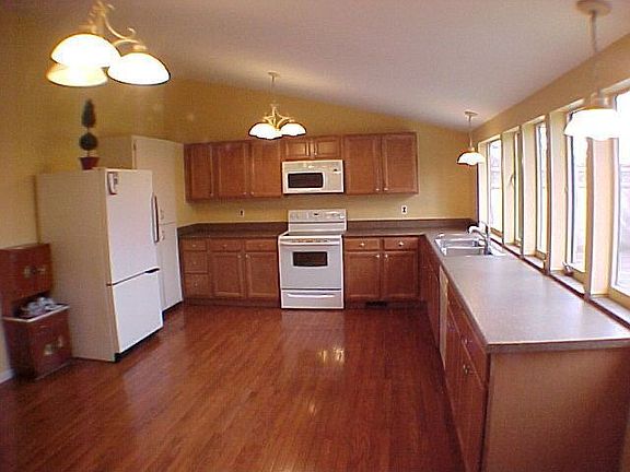 5th image of 2610 Canyon Dr