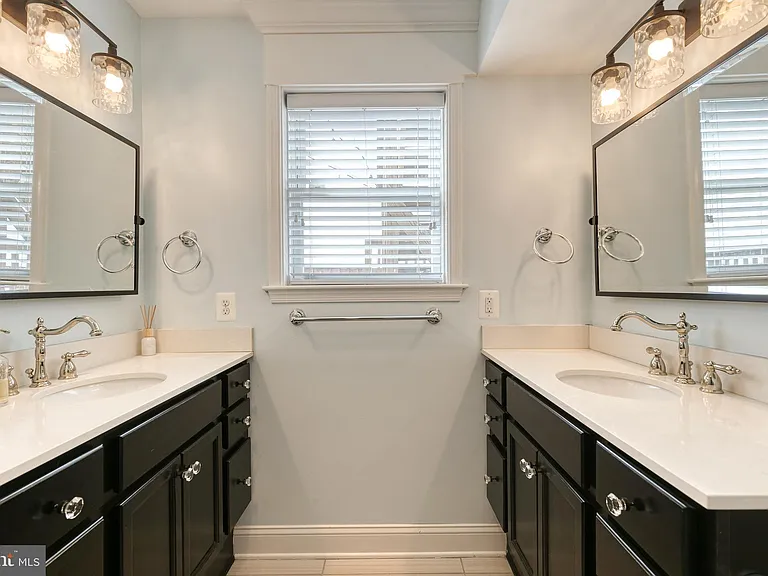 2205 Bank St — Photo 15