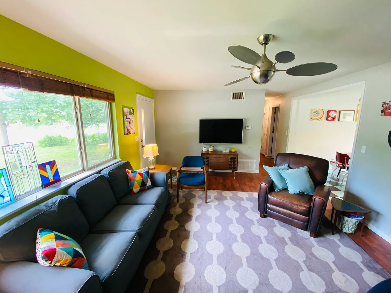 4 bed, 1986 sqft, $2,100 — Photo 3