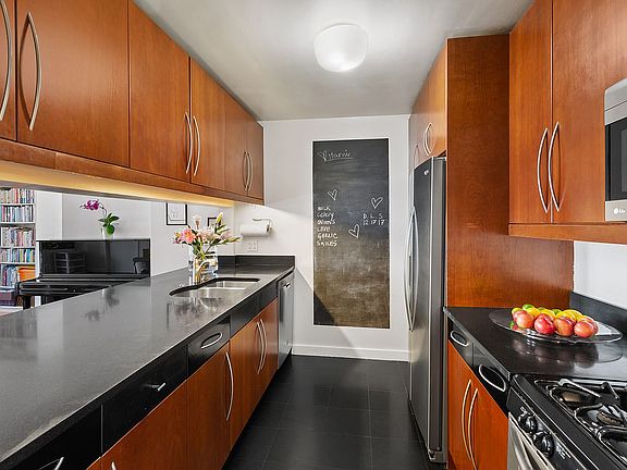 4th image of 380 Lenox Ave APT 9D