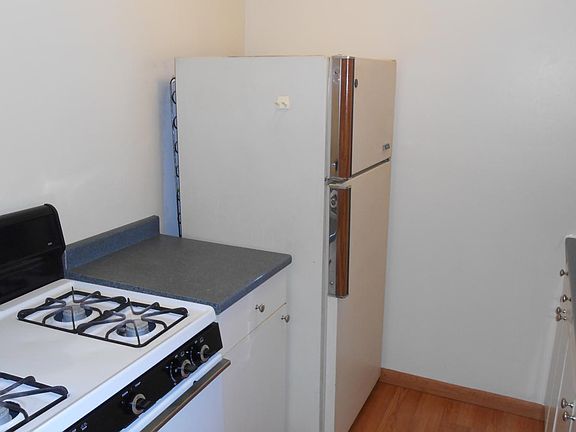 2nd image of 1165 Valley Ln APT 205
