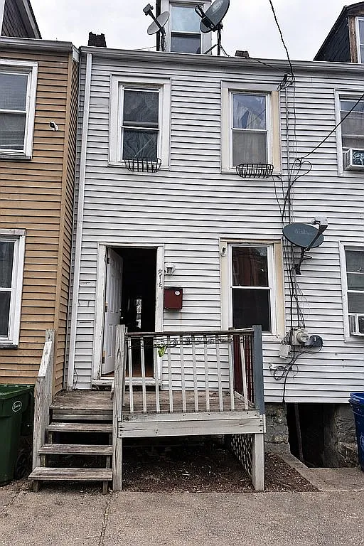 815 Spruce St photo 1