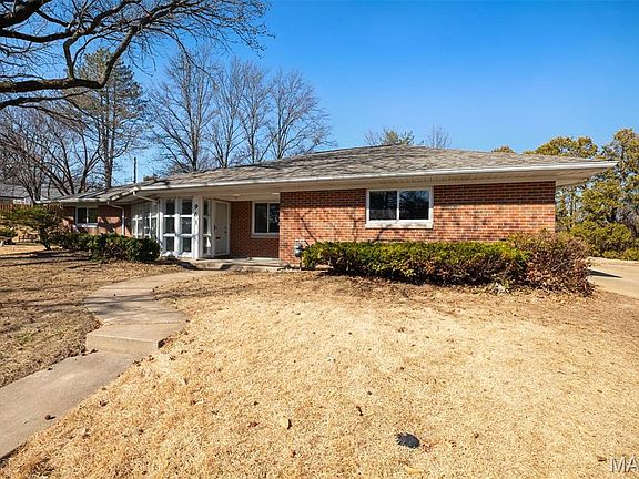 4th image of 961 Briarwood Ln