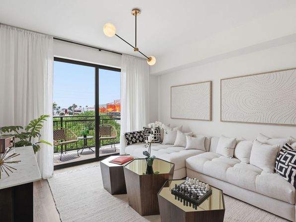600 E Dania Beach Blvd #233