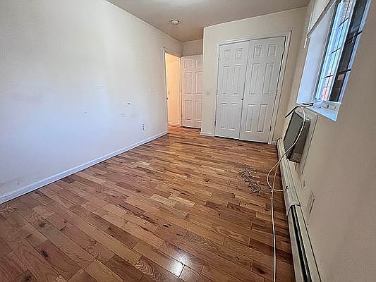 3rd image of 817 E 219th St APT 3