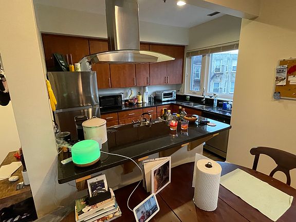 4th image of 110 Strathmore Rd APT 401
