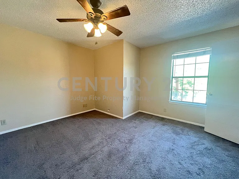 929 W Hickory St #A-15 — Photo 18