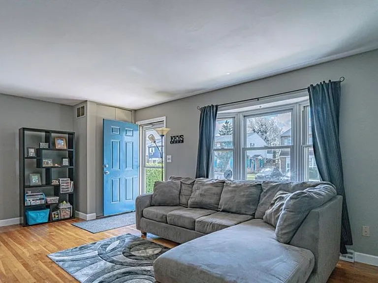 5727 Greens Dr — Photo 6