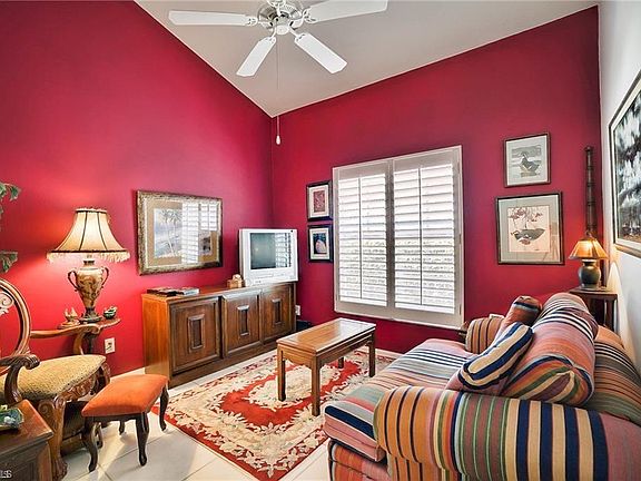 4th image of 336 Pindo Palm Dr