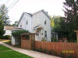 406 Lemont St, Lemont, IL 60439
