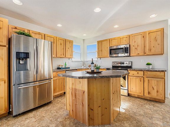 3rd image of 948 W Union Avenue