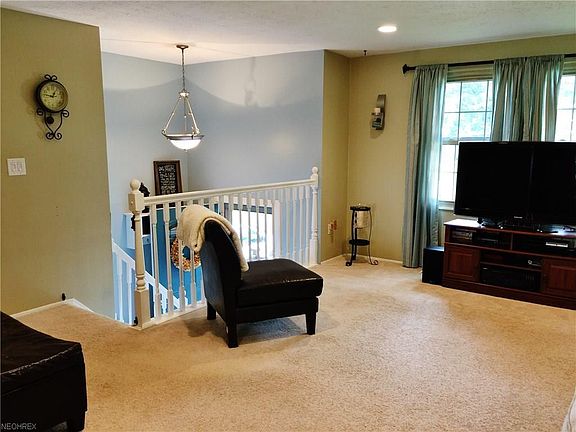 3rd image of 910 Kenner Dr