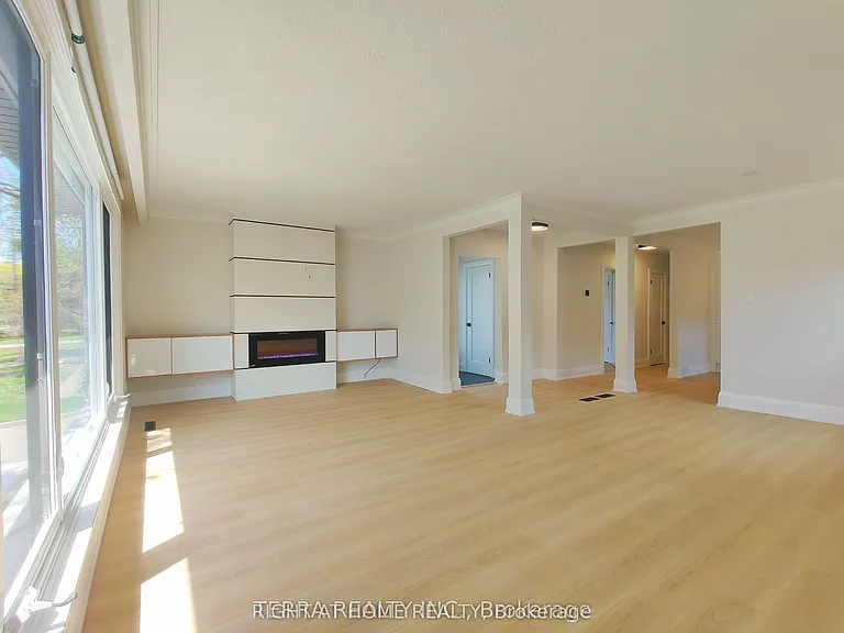 55 Glen Agar Dr — Photo 4