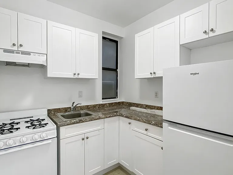 200 W 123rd St #3B — Photo 3