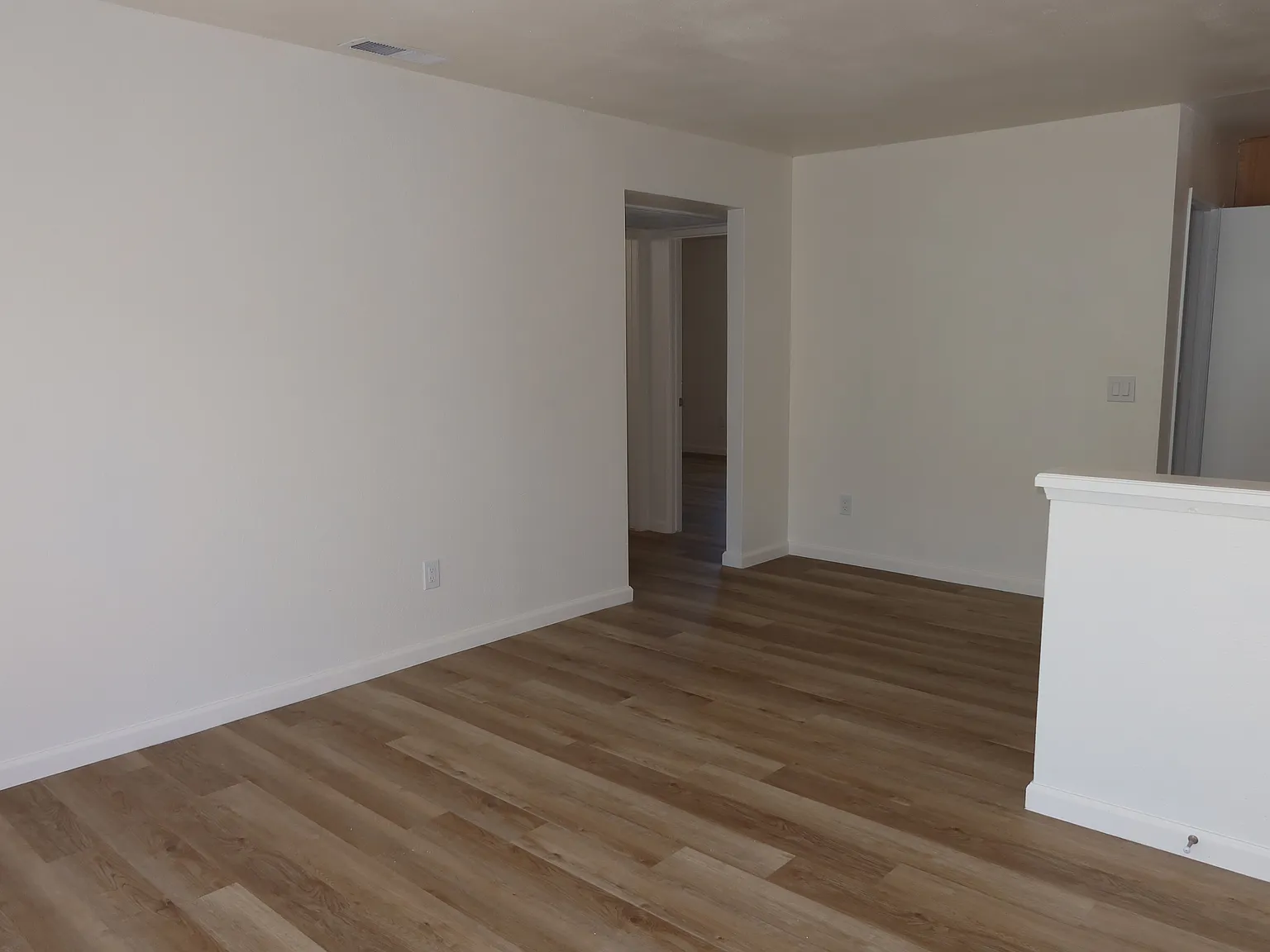 2 bed, 900 sqft, $2,350 — Photo 2