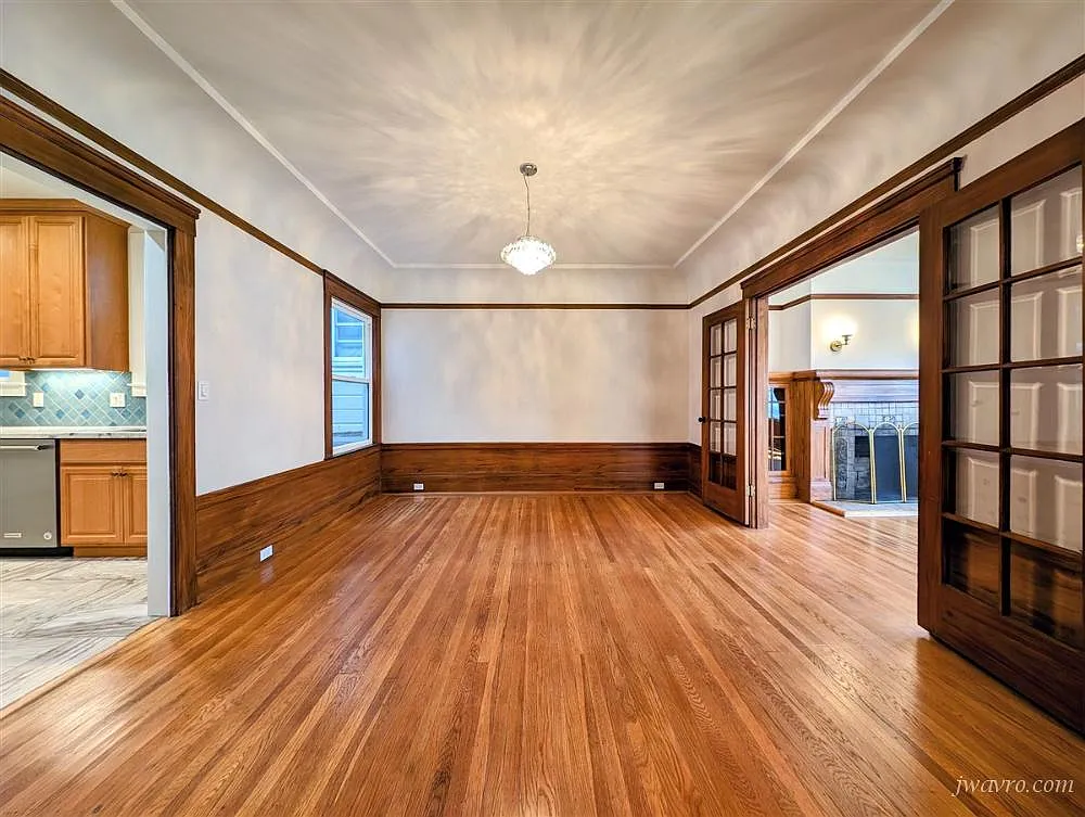 Condo quality Edwardian flat! — Photo 4