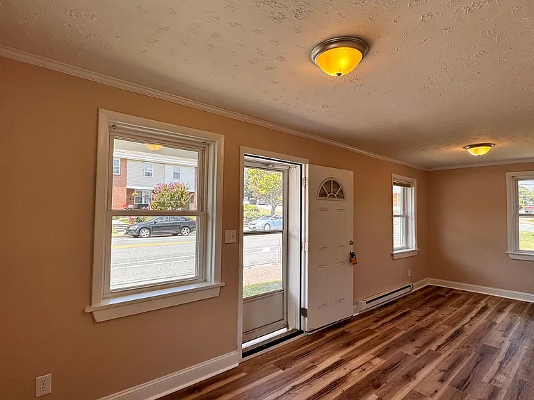 912 Forest St — Photo 40