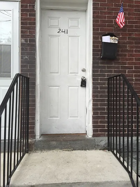 Move in ready — Photo 3