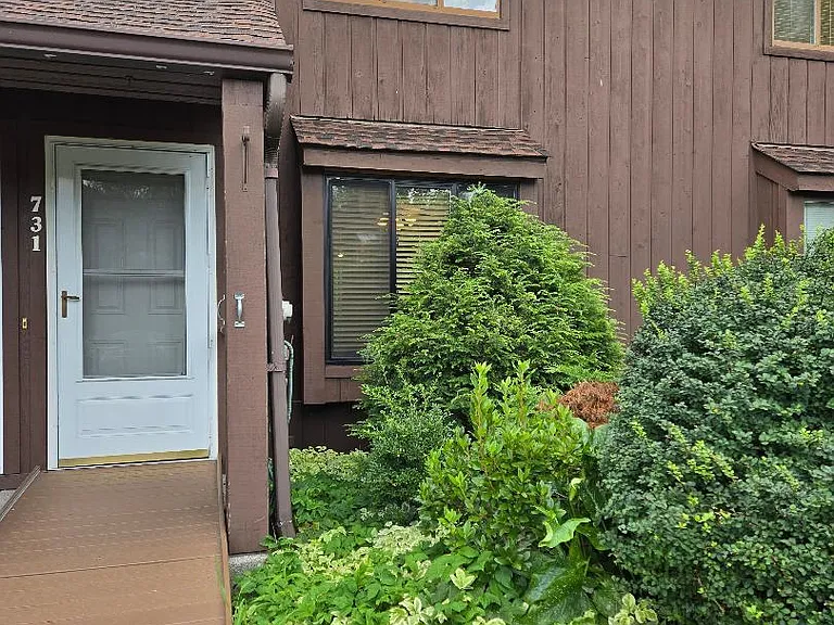 731 Panorama Dr — Photo 3