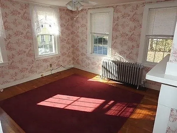 1321 Broadway — Photo 11