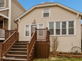 1768 W Olive Ave, Chicago, IL 60660