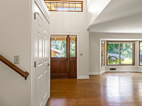 5th image of 1417 Olympic Ave