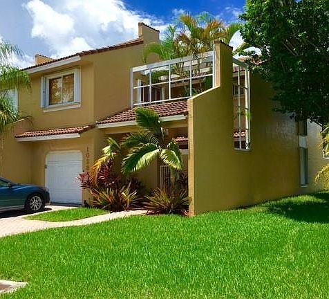 2nd image of 10233 NW 51st Ter