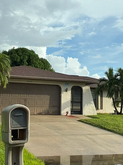 1445 SE 21st Ter
