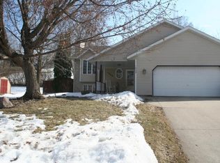 1939 Greenwood Dr, Owatonna, MN 55060