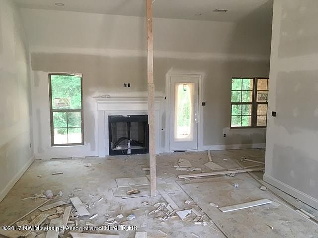 1st image of 104 Highland Dr
