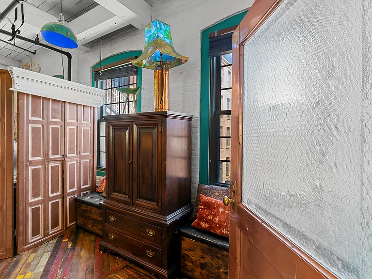 532 Kinsley Ave #205 — Photo 32