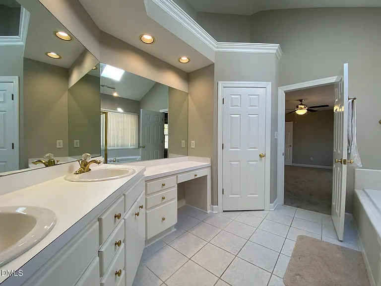 108 Flora Springs Dr — Photo 31