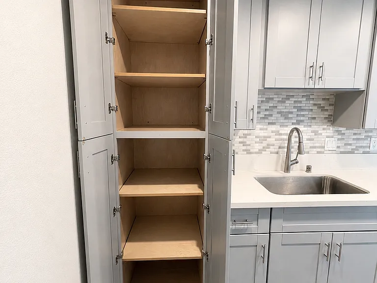 Casa Madrid Apartments — Photo 33