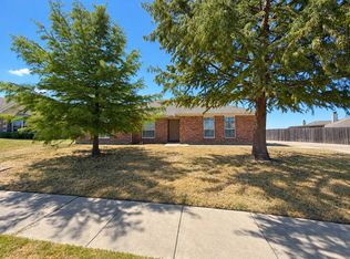 1334 Yukon Dr, Midlothian, TX 76065