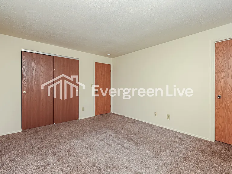 6240 Greenfield Way — Photo 12