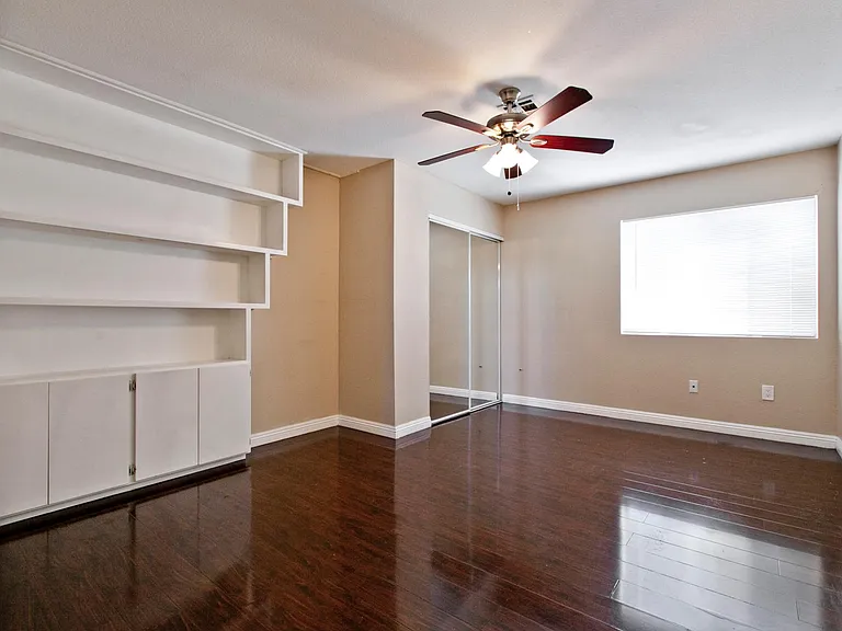 6580 Goldensun Ct — Photo 13
