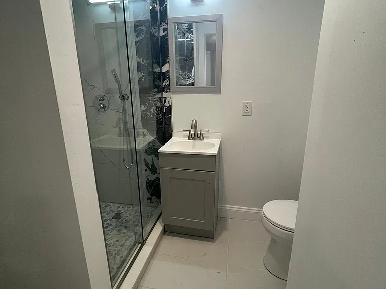 509 S 42nd St #3 — Photo 2