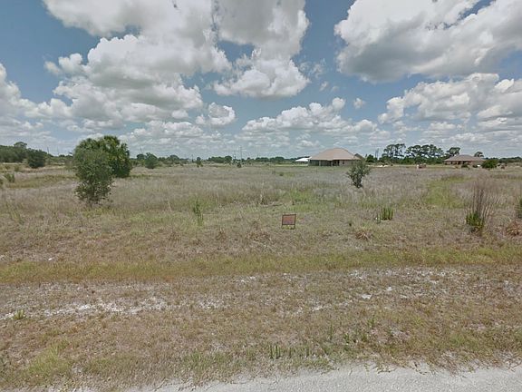 3rd image of 2711 NE 58th Dr