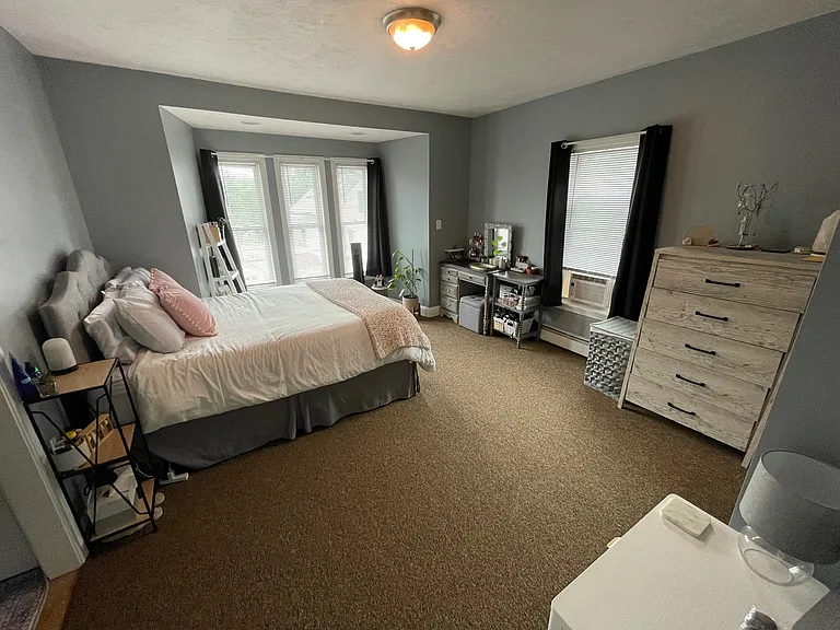 11-13 Porter St #2L — Photo 12