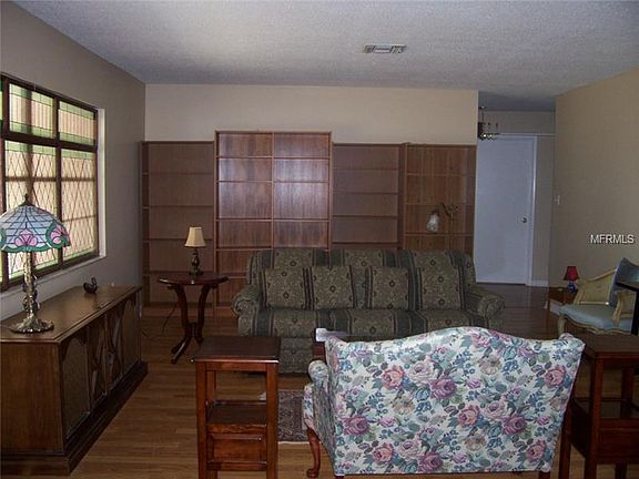 2nd image of 121 Hibriten Way
