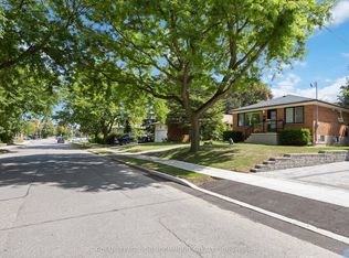 71 Centre Ave S #BASEMENT, North York, ON M2M 2L4