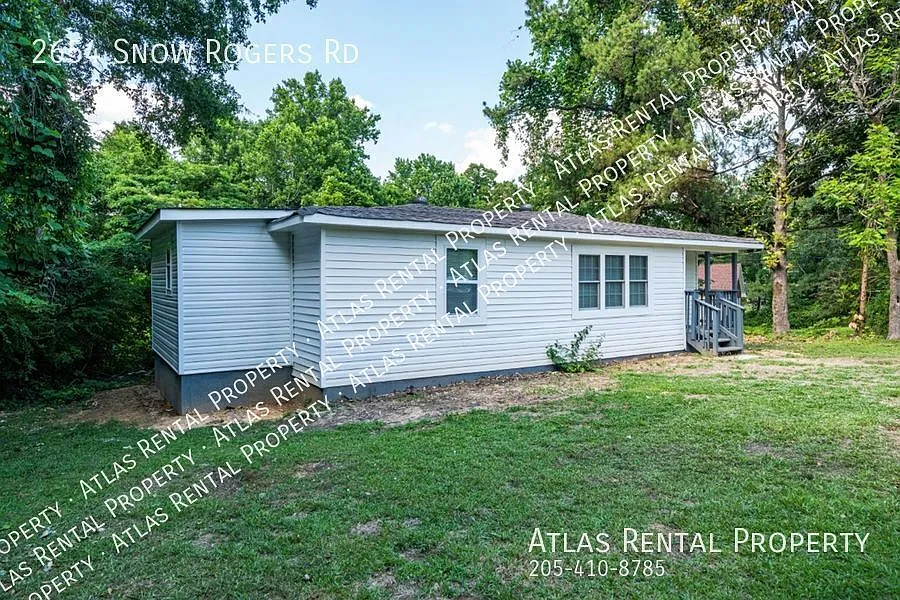 Beautifully Updated 3BR Home with Private Driveway & Spacious Yard — Photo 2