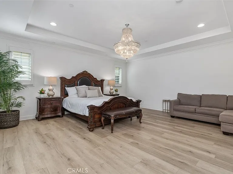 118 Iron Gate — Photo 15