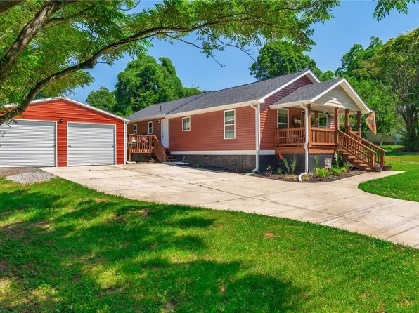 110 Linwood St, Easley, SC 29640