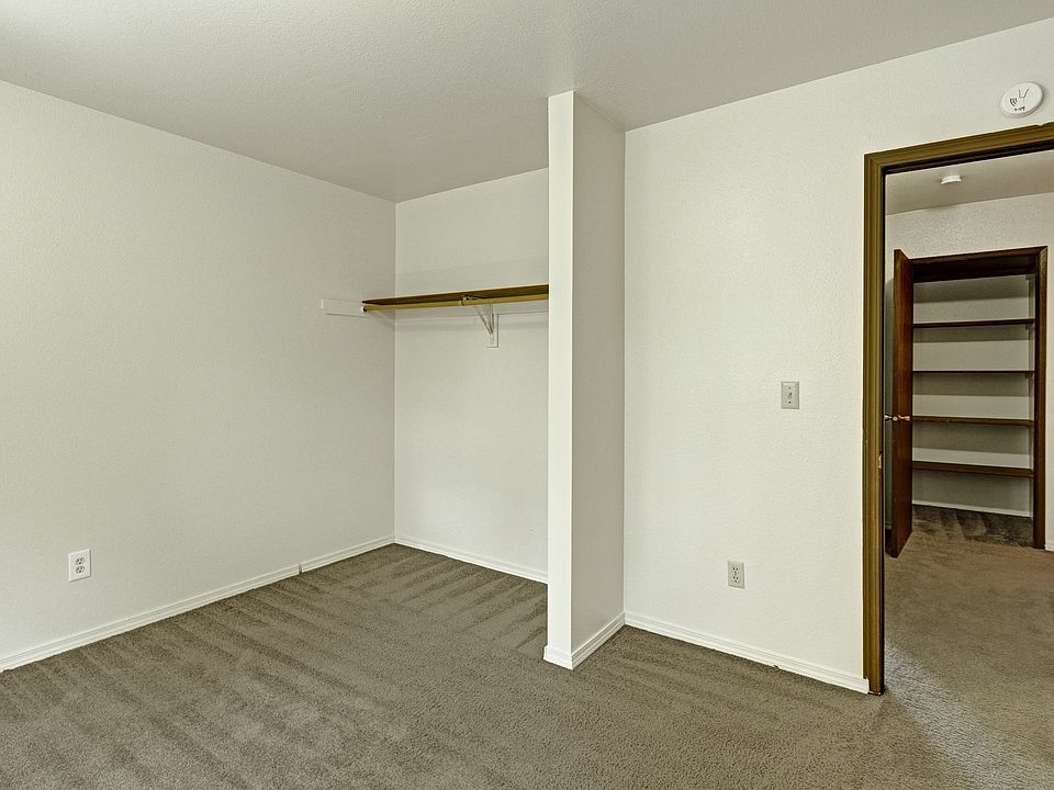 The Glen Apartments - Bedroom