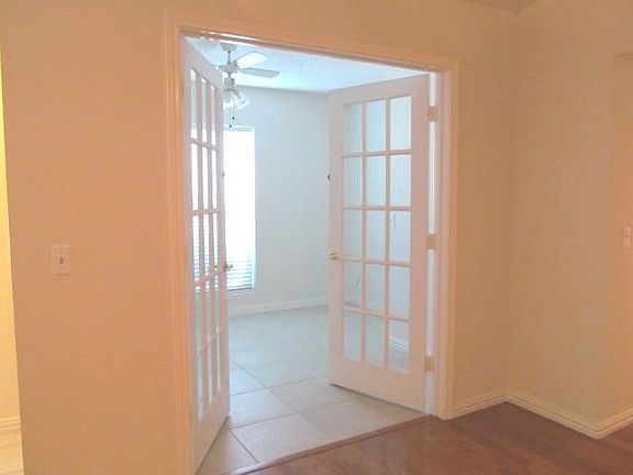 4th image of 2215 Forestbrook Dr