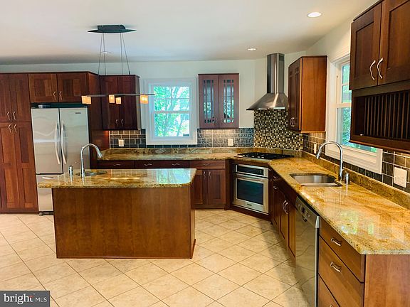 5th image of 4414 Highland Ave