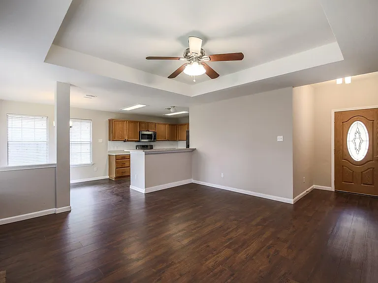 1806 Oakmont Ln — Photo 7
