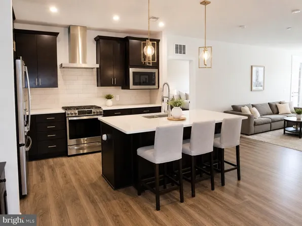 3927 Fair Ridge Dr APT 303, Fairfax, VA 22033